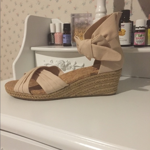 NWOB UGG Traci Espadrille Wedge Sandals - Picture 2 of 7